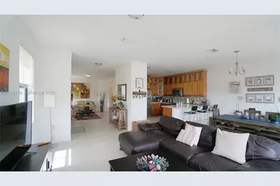 10401 NW 61st Ln, Doral, FL 33178 - Photo 6