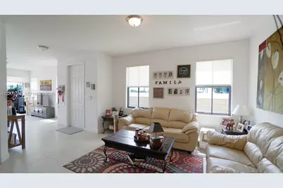 10401 NW 61st Ln, Doral, FL 33178 - Photo 4