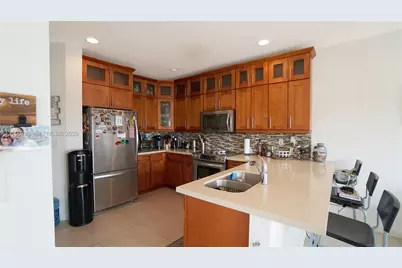 10401 NW 61st Ln, Doral, FL 33178 - Photo 8