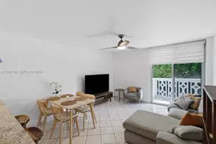 1020 Meridian Ave, Miami Beach, FL 33139 - Photo 4