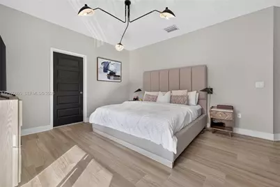 8373 NW 49th St, Doral, FL 33166 - Photo 24
