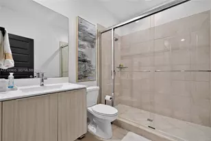 8373 NW 49th St, Doral, FL 33166 - Photo 34