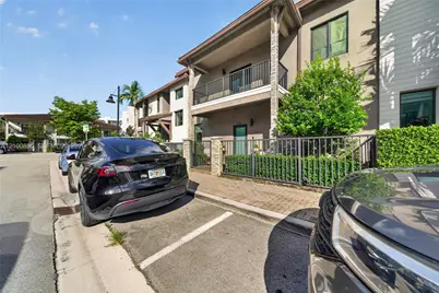 8373 NW 49th St, Doral, FL 33166 - Photo 34