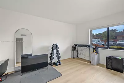 2607 N 40th Ave, Hollywood, FL 33021 - Photo 6