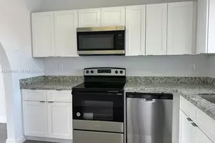 980 NE 170th St, North Miami Beach, FL 33162 - Photo 2
