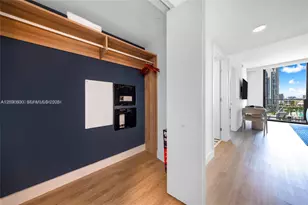 159 NE 6th St, Miami, FL 33132 - Photo 16