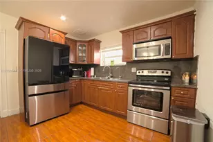 568 E 15th St, Hialeah, FL 33010 - Photo 8