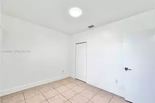 200 NW 17th Ct, Miami, FL 33125 - Photo 12