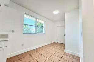 200 NW 17th Ct, Miami, FL 33125 - Photo 16
