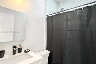 200 NW 17th Ct, Miami, FL 33125 - Photo 14