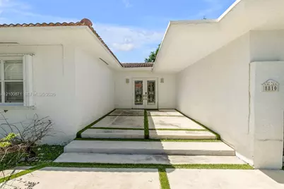 8810 Garland Ave, Surfside, FL 33154 - Photo 2