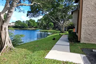 108 Wimbledon Lake Dr, Plantation, FL 33324 - Photo 4