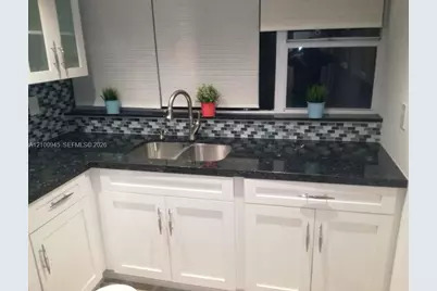 922 NE 199th St #4H, Miami, FL 33179 - Photo 2