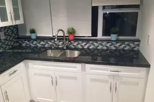922 NE 199th St, Miami, FL 33179 - Photo 2