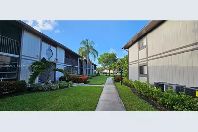 9717 W McNab Rd #105, Tamarac, FL 33321 - Photo 8