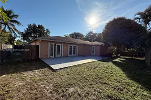 387 NW 39th Way, Deerfield Beach, FL 33442 - Photo 26