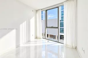 300 Biscayne Blvd Way, Miami, FL 33131 - Photo 6