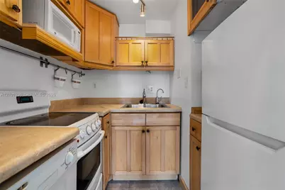 815 Middle River Dr #311, Fort Lauderdale, FL 33304 - Photo 16