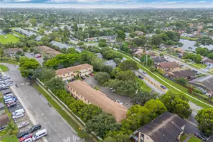 7469 Tam Oshanter Blvd, North Lauderdale, FL 33068 - Photo 40