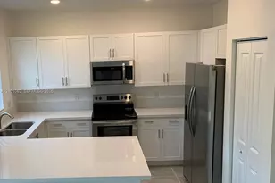 303 NE 208th Terrace, Miami, FL 33179 - Photo 4