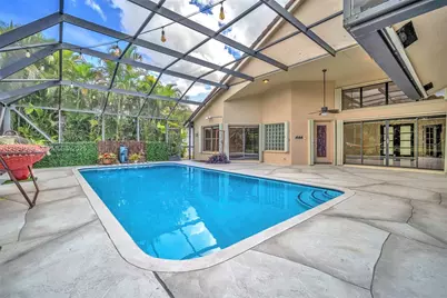 1025 Creekford Dr, Weston, FL 33326 - Photo 54