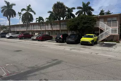230 SW 11th Ave #14, Hallandale Beach, FL 33009 - Photo 4