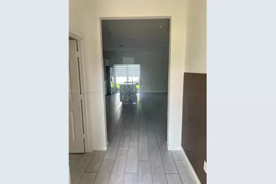 793 SE 19th St, Homestead, FL 33034 - Photo 2