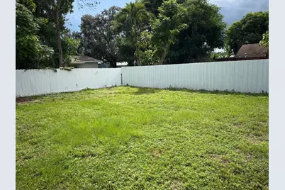 164 NE 169th St, North Miami Beach, FL 33162 - Photo 24