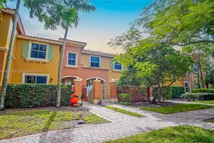 14361 SW 11th St, Pembroke Pines, FL 33027 - Photo 2