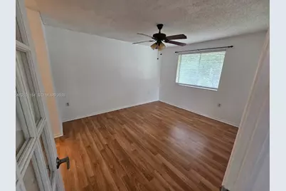 2206 Glenmoor Dr #2206, West Palm Beach, FL 33409 - Photo 8