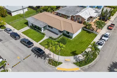 1621 S Treasure Dr, North Bay Village, FL 33141 - Photo 32