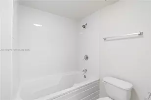 690 SW 1st Ct, Miami, FL 33130 - Photo 16