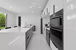 589 SE 35th Ter, Homestead, FL 33033 - Photo 14