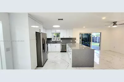 9671 NW 25th Ct, Sunrise, FL 33322 - Photo 6