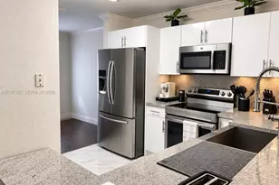 10023 SW 24th St, Miramar, FL 33025 - Photo 12
