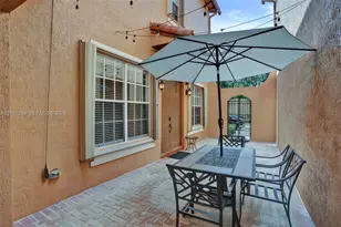 859 SW 147th Ter, Pembroke Pines, FL 33027 - Photo 40
