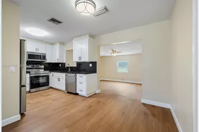 10 SW 11th St, Deerfield Beach, FL 33441 - Photo 2