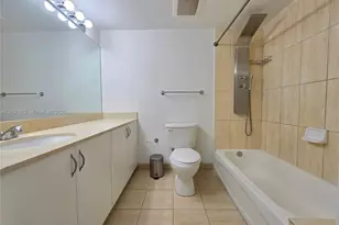 1750 N Bayshore Dr, Miami, FL 33132 - Photo 20