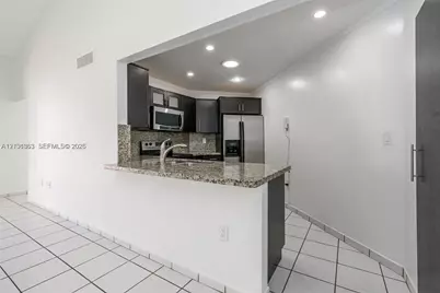 9411 Fontainebleau Blvd #213-25, Miami, FL 33172 - Photo 2