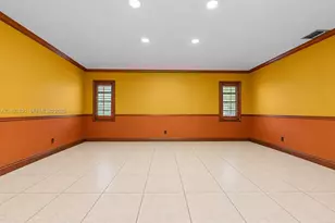10010 NW 135th St, Hialeah Gardens, FL 33018 - Photo 10