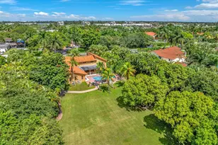 10010 NW 135th St, Hialeah Gardens, FL 33018 - Photo 6