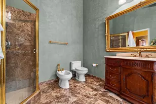 10010 NW 135th St, Hialeah Gardens, FL 33018 - Photo 6