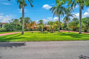 10010 NW 135th St, Hialeah Gardens, FL 33018 - Photo 8