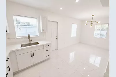1800 NE 154th St, North Miami Beach, FL 33162 - Photo 10