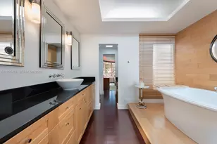 730 10th St, Miami Beach, FL 33139 - Photo 16