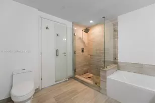 1300 Brickell Bay Dr, Miami, FL 33131 - Photo 16