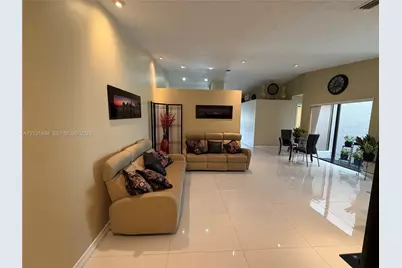 17819 NW 66th Ct Cir, Hialeah, FL 33015 - Photo 2