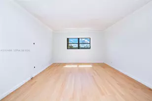 800 NE 195th St, Miami, FL 33179 - Photo 12