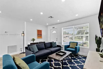 730 N 72nd Ter, Hollywood, FL 33024 - Photo 4