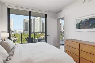 121 NE 34th St, Miami, FL 33137 - Photo 10